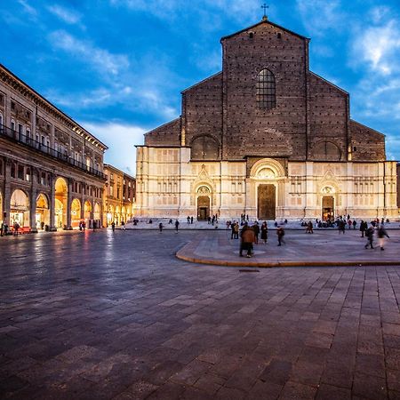 Urbanicooh Guidozagni - Piazza Maggiore View Bologna Esterno foto