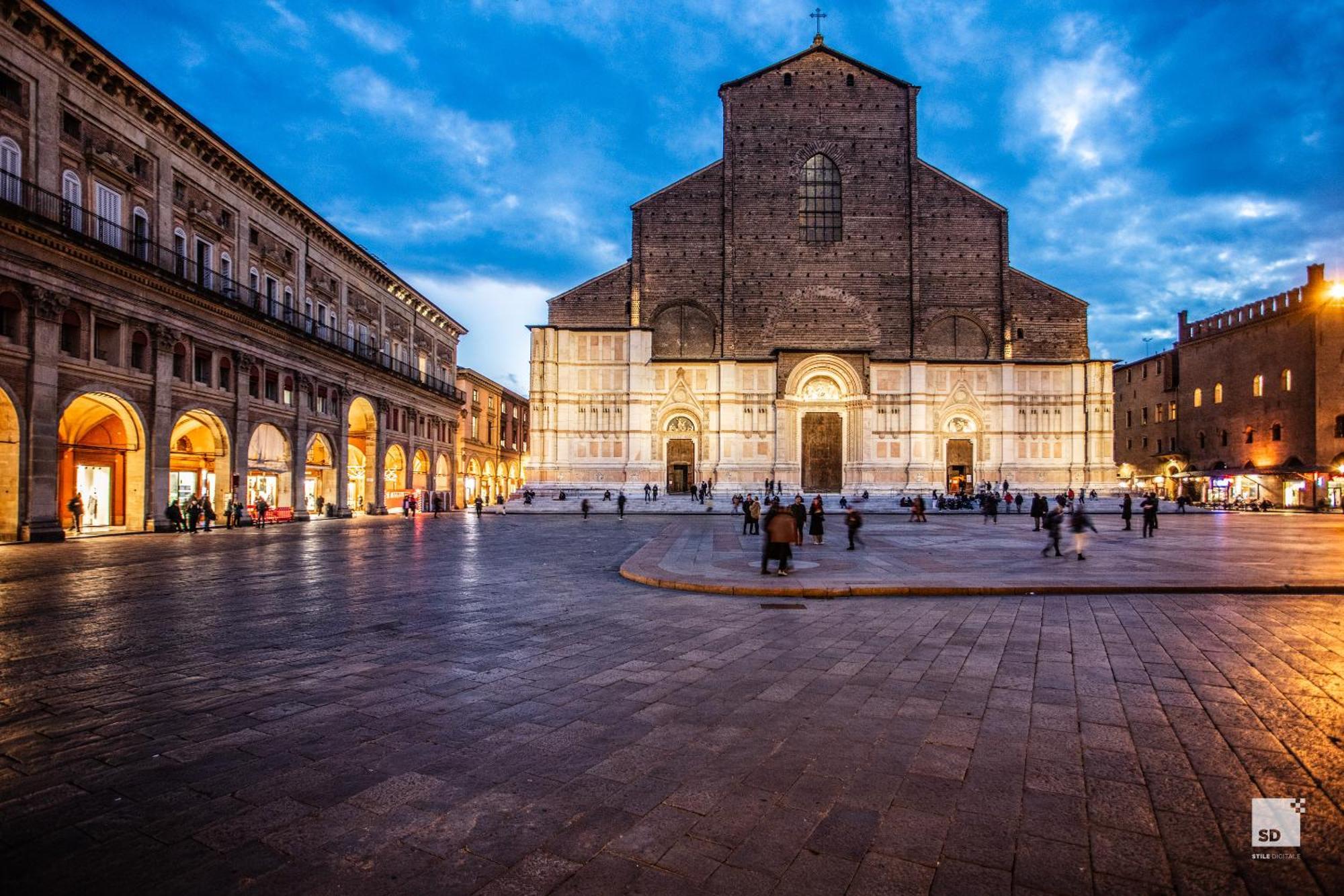 Urbanicooh Guidozagni - Piazza Maggiore View Bologna Esterno foto